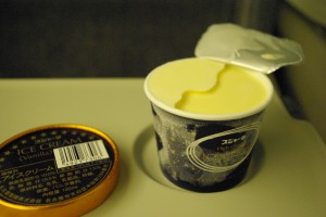 新幹線車内のアイスクリーム